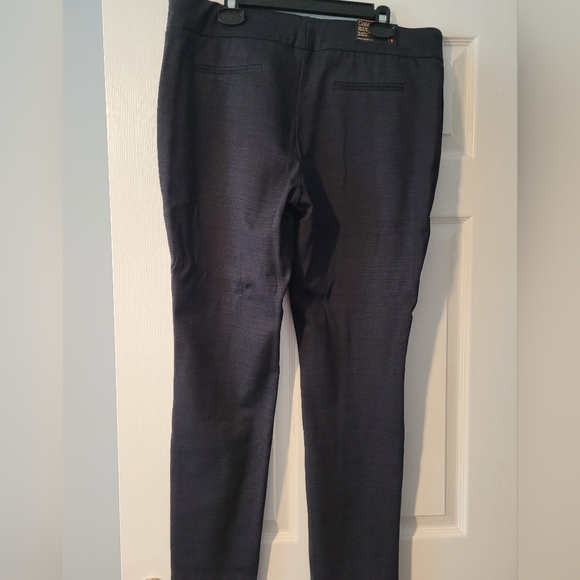 Dark Navy Plaid stretch pant. Sits at the waist and narrow leg size 16 - Picture 3 of 4